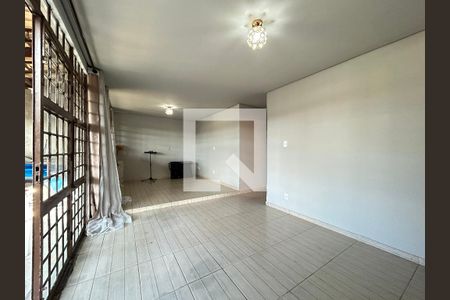 Casa à venda com 4 quartos, 400m² em Vereda, Contagem