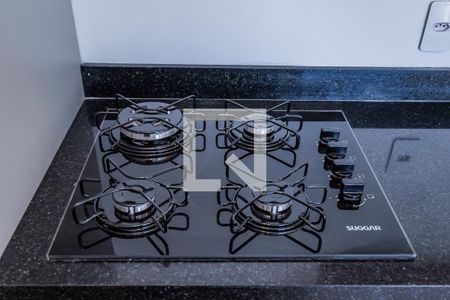 Sala, cozinha e área de serviço de apartamento para alugar com 2 quartos, 32m² em Parque Pan Americano, São Paulo