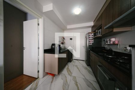 Sala/Cozinha e Área de Serviço de apartamento para alugar com 1 quarto, 28m² em Vila Penteado, São Paulo