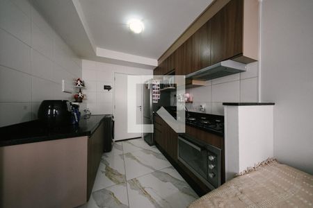 Sala/Cozinha e Área de Serviço de apartamento para alugar com 1 quarto, 28m² em Vila Penteado, São Paulo
