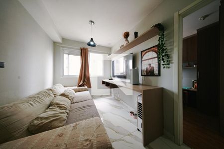 Sala/Cozinha e Área de Serviço de apartamento para alugar com 1 quarto, 28m² em Vila Penteado, São Paulo