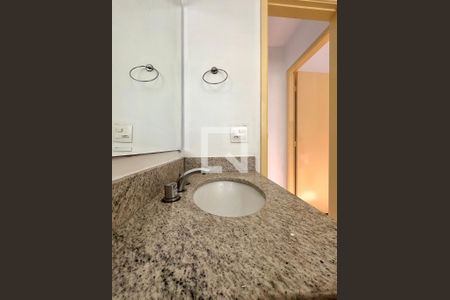 Banheiro de apartamento para alugar com 2 quartos, 69m² em Jardim Nova Europa, Campinas