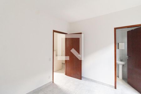 Quarto de apartamento para alugar com 1 quarto, 35m² em Jardim Sao Pedro, Carapicuíba
