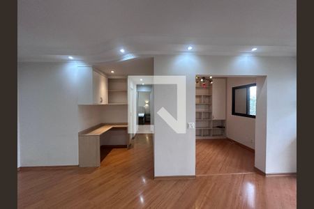 Sala de estar  de apartamento para alugar com 2 quartos, 77m² em Vila Campo Grande, São Paulo