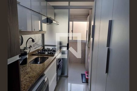 Cozinha de apartamento à venda com 2 quartos, 58m² em Jardim Carvalho, Porto Alegre