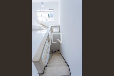 Escada de casa para alugar com 6 quartos, 86m² em Vila Pereira Barreto, São Paulo