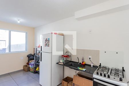 Sala, cozinha e área de serviço de apartamento para alugar com 1 quarto, 26m² em Parque Pan Americano, São Paulo