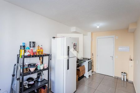 Sala, cozinha e área de serviço de apartamento para alugar com 1 quarto, 26m² em Parque Pan Americano, São Paulo