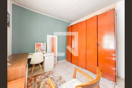 Quarto 2 (Casa 1) de casa à venda com 5 quartos, 240m² em Remédios, Osasco