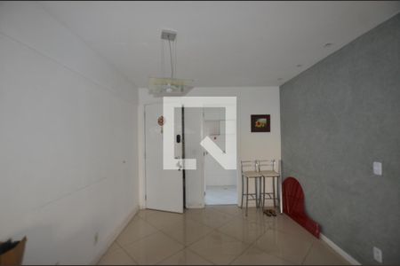 Sala de apartamento para alugar com 3 quartos, 86m² em Jardim Sulacap, Rio de Janeiro