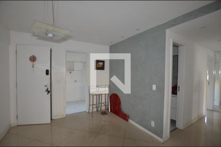 Sala de apartamento para alugar com 3 quartos, 86m² em Jardim Sulacap, Rio de Janeiro