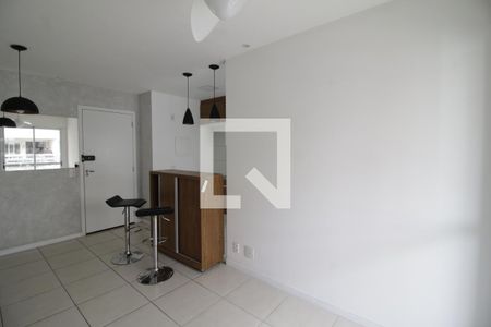 Sala de apartamento para alugar com 2 quartos, 58m² em Taquara, Rio de Janeiro