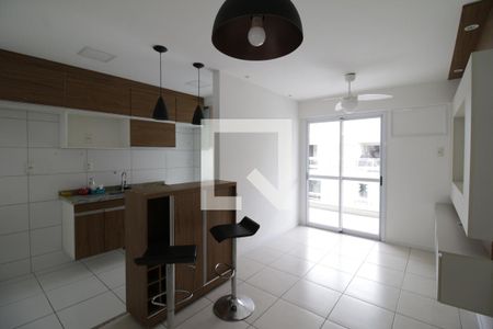 Sala de apartamento para alugar com 2 quartos, 58m² em Taquara, Rio de Janeiro