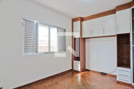 Quarto 1 de casa para alugar com 3 quartos, 300m² em Vila Prado, São Paulo