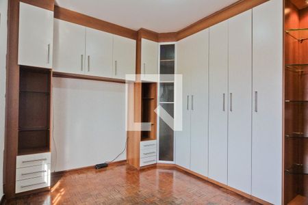 Quarto 1 de casa para alugar com 3 quartos, 300m² em Vila Prado, São Paulo