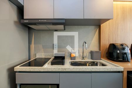 Cozinha de apartamento para alugar com 1 quarto, 32m² em Campo Belo, São Paulo