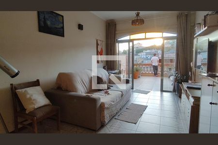 Casa à venda com 3 quartos, 130m² em Parque Maria Domitila, São Paulo