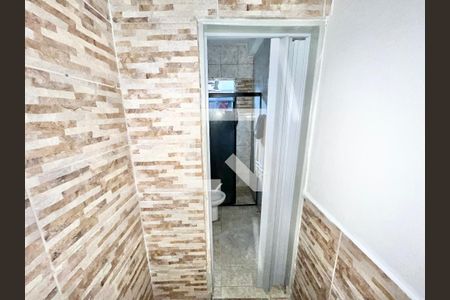 Banheiro da Suíte de casa para alugar com 1 quarto, 50m² em Vila Bandeirantes, São Paulo