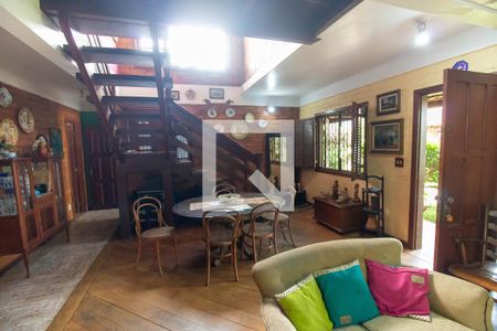 Sala de casa à venda com 3 quartos, 360m² em Maravista, Niterói