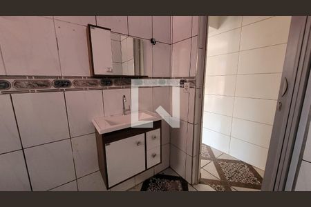 Banheiro de casa para alugar com 1 quarto, 38m² em Vila Virginia, Itaquaquecetuba