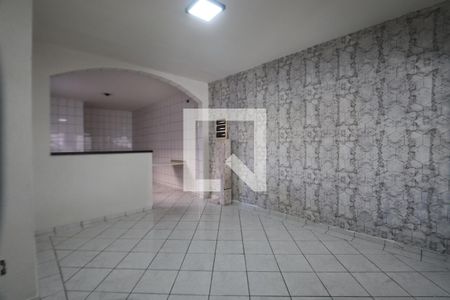 Casa para alugar com 3 quartos, 130m² em Vila Santa Clara, São Paulo