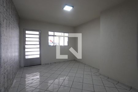 Casa para alugar com 3 quartos, 130m² em Vila Santa Clara, São Paulo