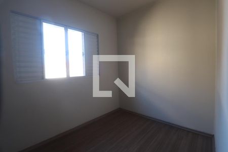 Quarto 2 de casa para alugar com 3 quartos, 130m² em Vila Santa Clara, São Paulo