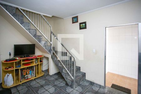 Sala de TV de casa à venda com 3 quartos, 196m² em Jardim Abc, Diadema