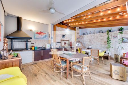 Casa à venda com 3 quartos, 317m² em Santo Amaro, São Paulo