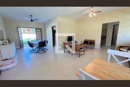 Casa à venda com 3 quartos, 240m² em Camboinhas, Niterói