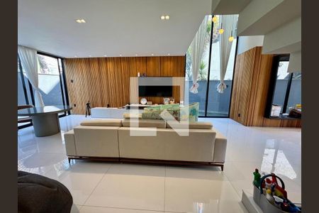 Casa à venda com 4 quartos, 450m² em Vargem Grande, Rio de Janeiro