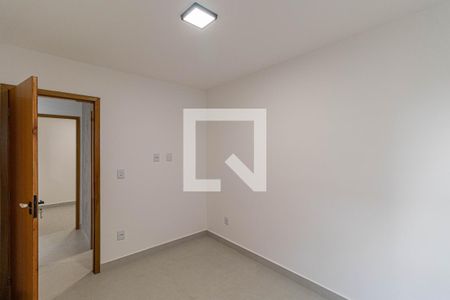Quarto 1 de casa para alugar com 2 quartos, 39m² em Vila Marieta, São Paulo