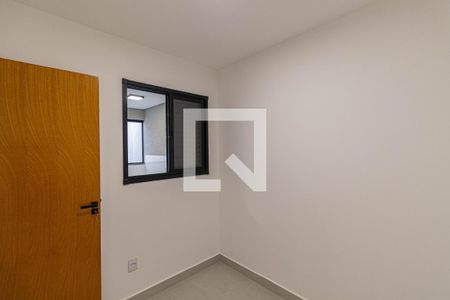 Quarto 2 de casa para alugar com 2 quartos, 39m² em Vila Marieta, São Paulo