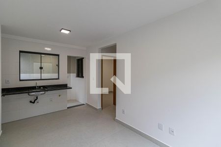 Sala e Cozinha  de casa para alugar com 2 quartos, 39m² em Vila Marieta, São Paulo