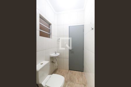 Banheiro de casa para alugar com 1 quarto, 35m² em Vila Lourdes, São Paulo