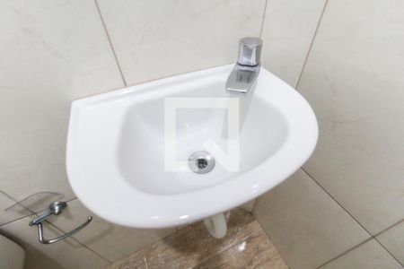 Banheiro de casa para alugar com 1 quarto, 35m² em Vila Lourdes, São Paulo
