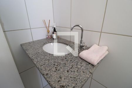Lavabo de apartamento para alugar com 2 quartos, 90m² em Martins, Uberlândia