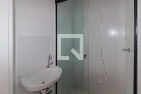 Banheiro de kitnet/studio para alugar com 1 quarto, 18m² em Jardim Imperador (zona Leste), São Paulo