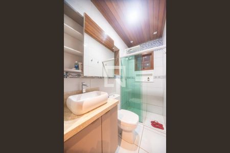 Banheiro da Suíte de casa de condomínio para alugar com 3 quartos, 144m² em Mário Quintana, Viamão