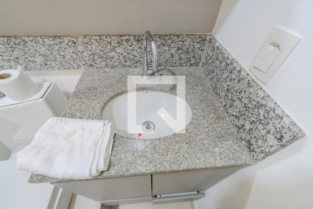 Banheiro de apartamento para alugar com 1 quarto, 24m² em Bela Vista, São Paulo