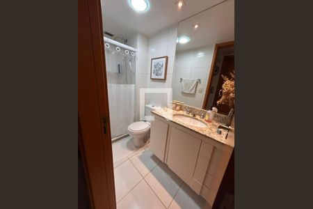 Banheiro  de apartamento à venda com 2 quartos, 62m² em Barra Olímpica, Rio de Janeiro