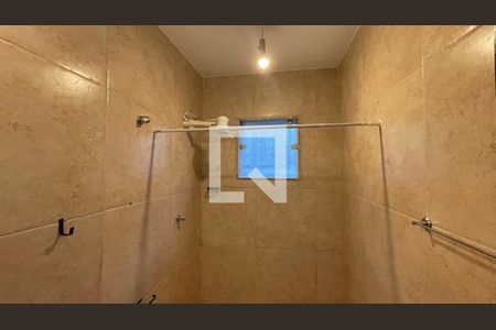 Banheiro de apartamento para alugar com 1 quarto, 55m² em Freguesia (ilha do Governador), Rio de Janeiro