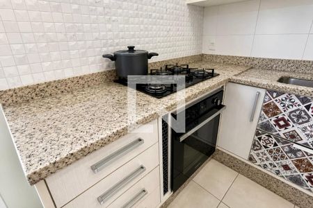 Cozinha de casa para alugar com 2 quartos, 110m² em Chácara Pavoeiro, Cotia