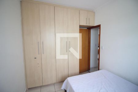 Quarto 2 de apartamento para alugar com 2 quartos, 60m² em Novo Riacho, Contagem