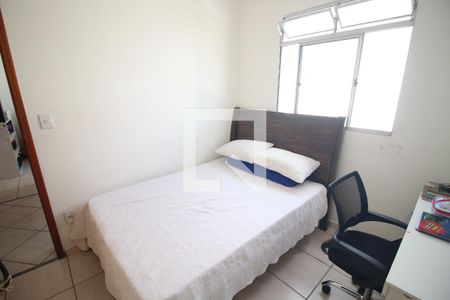 Quarto 2 de apartamento para alugar com 2 quartos, 60m² em Novo Riacho, Contagem