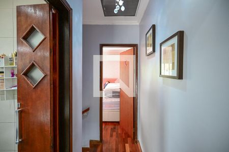 Corredor de casa de condomínio para alugar com 2 quartos, 123m² em Parque das Cigarreiras, Taboão da Serra