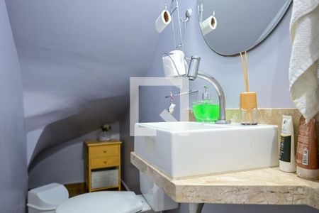 Lavabo de casa de condomínio para alugar com 2 quartos, 123m² em Parque das Cigarreiras, Taboão da Serra