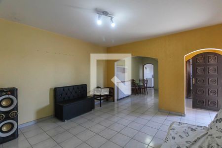 Sala de casa para alugar com 3 quartos, 185m² em Jardim Roseli, São Paulo