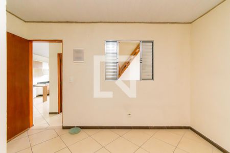 Quarto de casa para alugar com 2 quartos, 82m² em Parque dos Bancarios, São Paulo