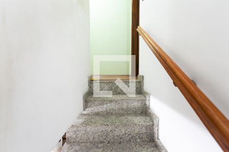 Escada de casa à venda com 2 quartos, 200m² em Vila Campanela, São Paulo